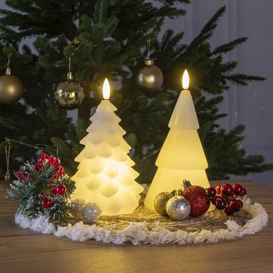 LED-Kerze, aus Echtwachs, Tannenbaum 2, Ø9cm, 18cm hoch, warmweiß, mit Timer