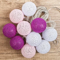 LED-Lichterkette Baumwollkugeln 2, Ø 3,5cm 10 Kugeln in 3 Farben, weiß/rosa/beere, inkl. Timer