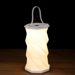LED-Tischlampe Swing, 12cm x 12cm x 22,5cm, warmweiß, dimmbar, wiederaufladbar, inkl. Ladekabel