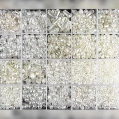 Perlen-Vielfalt in Kunststoff-Box, verschiedene Perlenarten, 500g, klar-irisierend