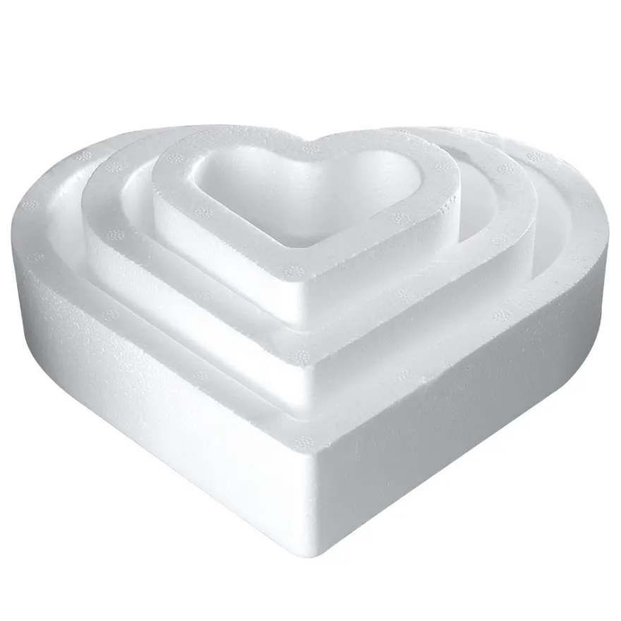 Styropor-Torte, 3 Styropor-Podeste in Herzform